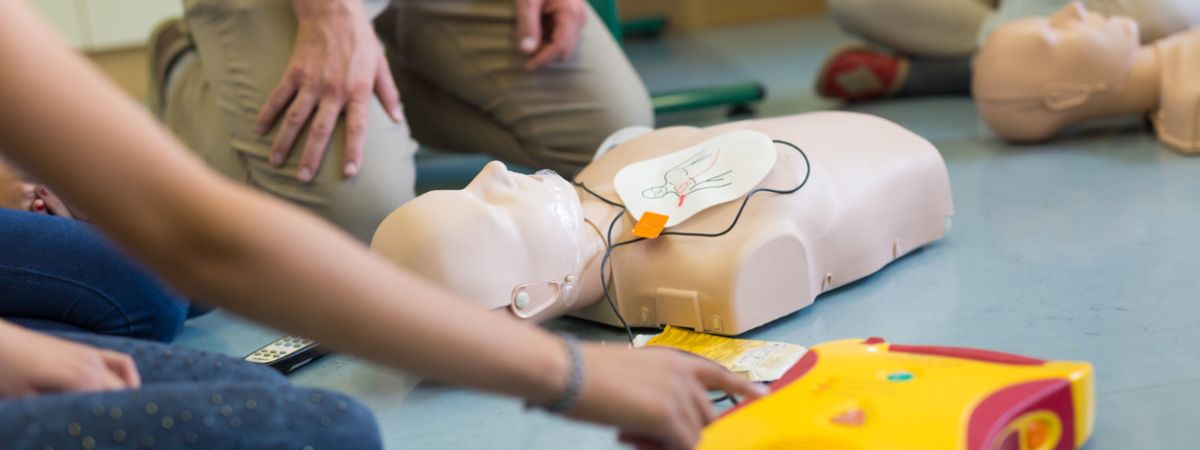 Hoe gebruik je een defibrillator
