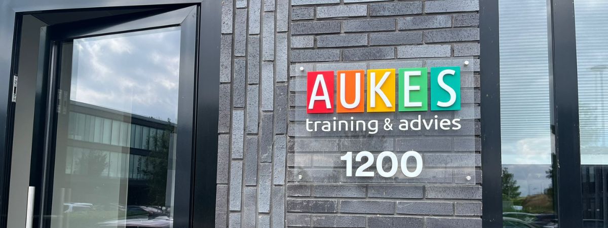 40 AED's in Sliedrecht door Aukes