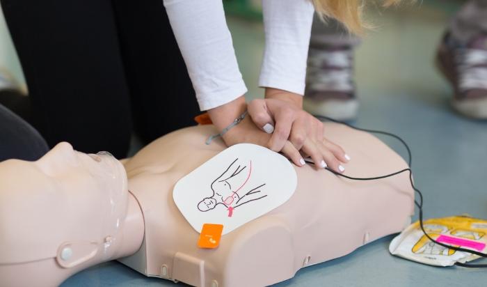 Vervallen AED elektroden en slijtage