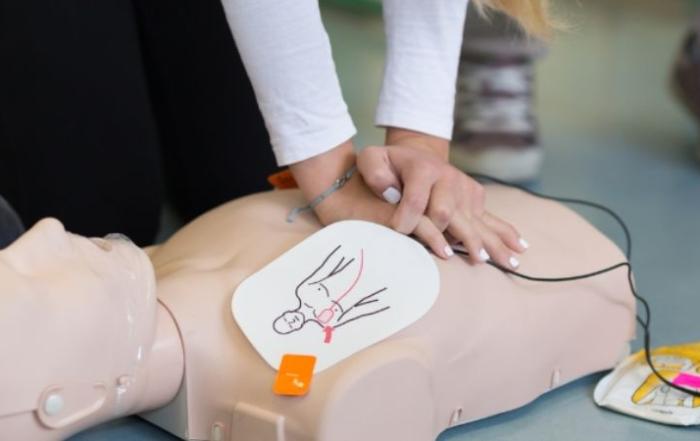 Vervallen AED elektroden en slijtage