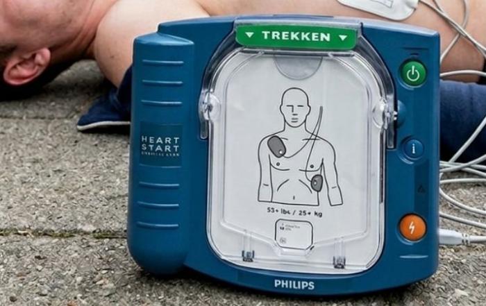Wie mag een AED gebruiken?